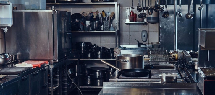 Curățarea inoxului - metode eficiente pentru îngrijirea obiectelor din inox într-o bucătărie profesională