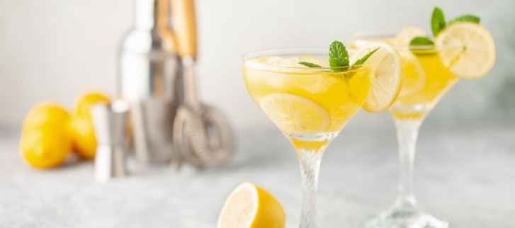 Cocktail bar: Ghid complet pentru amenajarea și aprovizionarea unui bar mobil de cocktailuri pentru nunți și evenimente - Lancom.ro